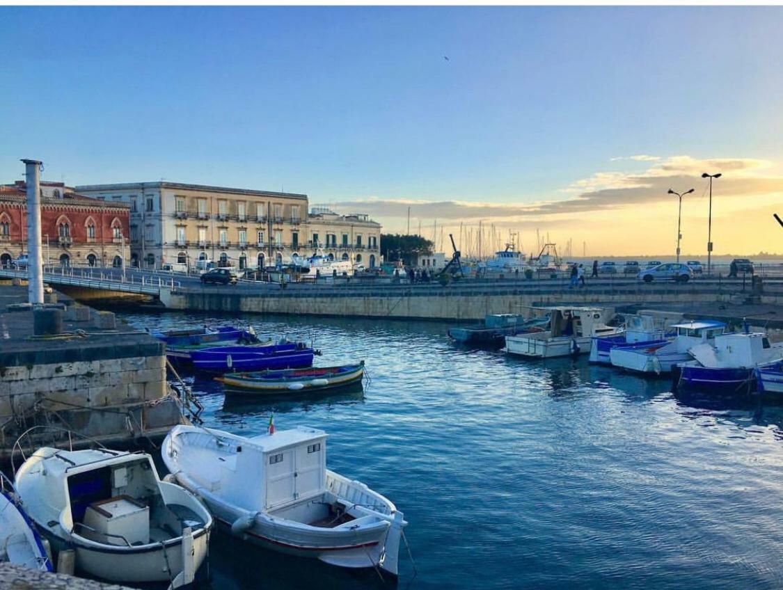 Casa Titina Bed & Breakfast Catania Bagian luar foto